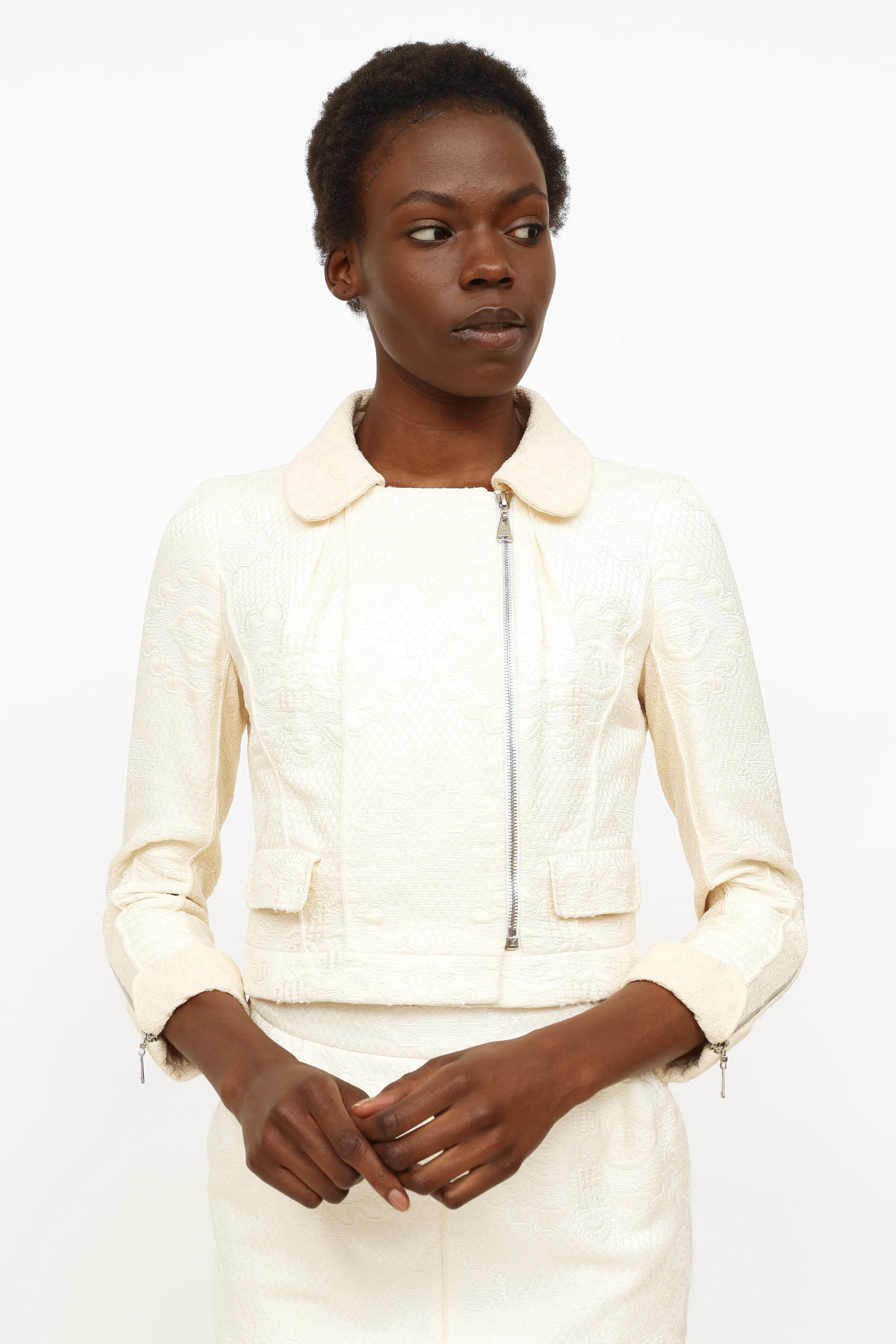 2010 Cream Embroidered Jacquard 2-Piece Set