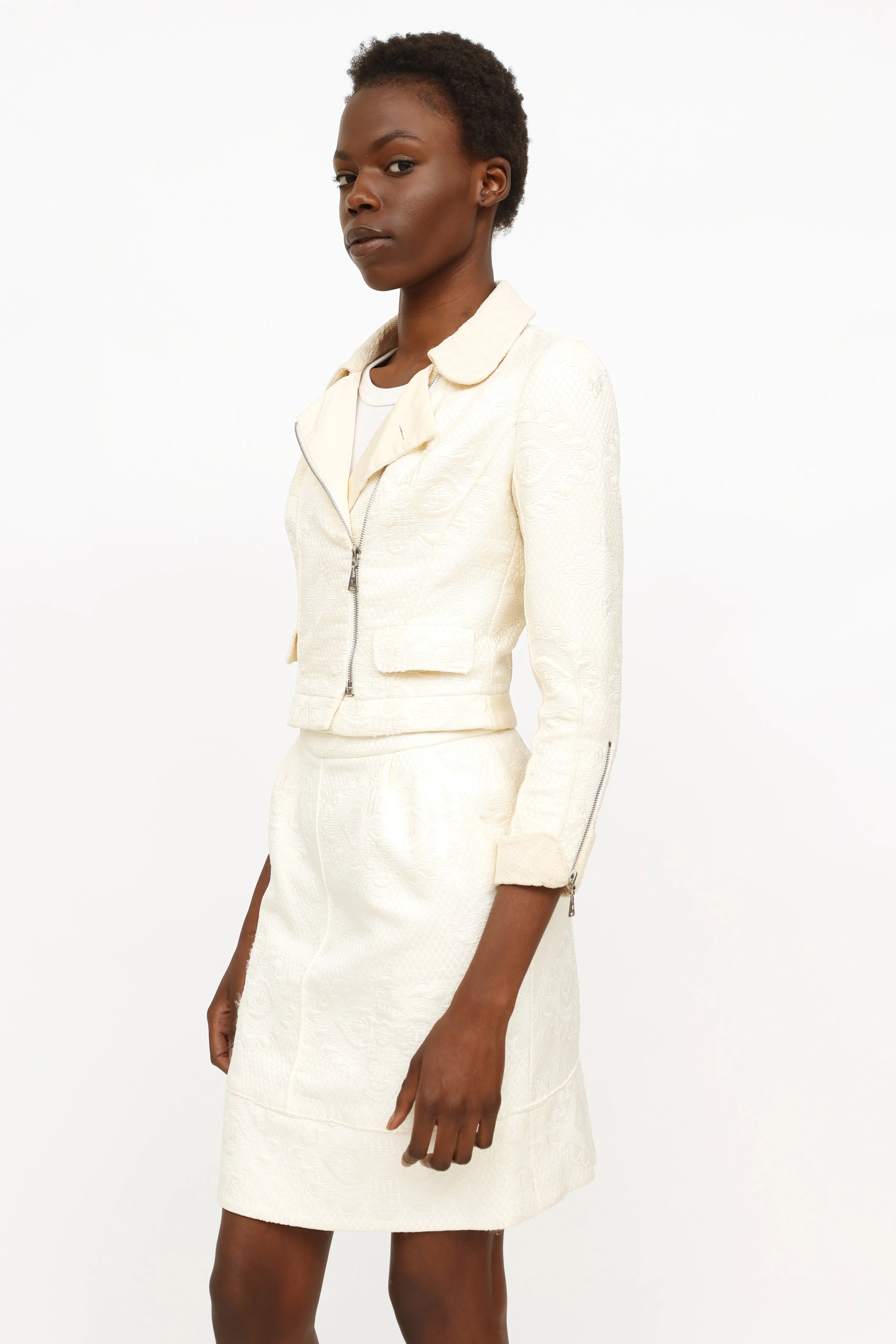 2010 Cream Embroidered Jacquard 2-Piece Set